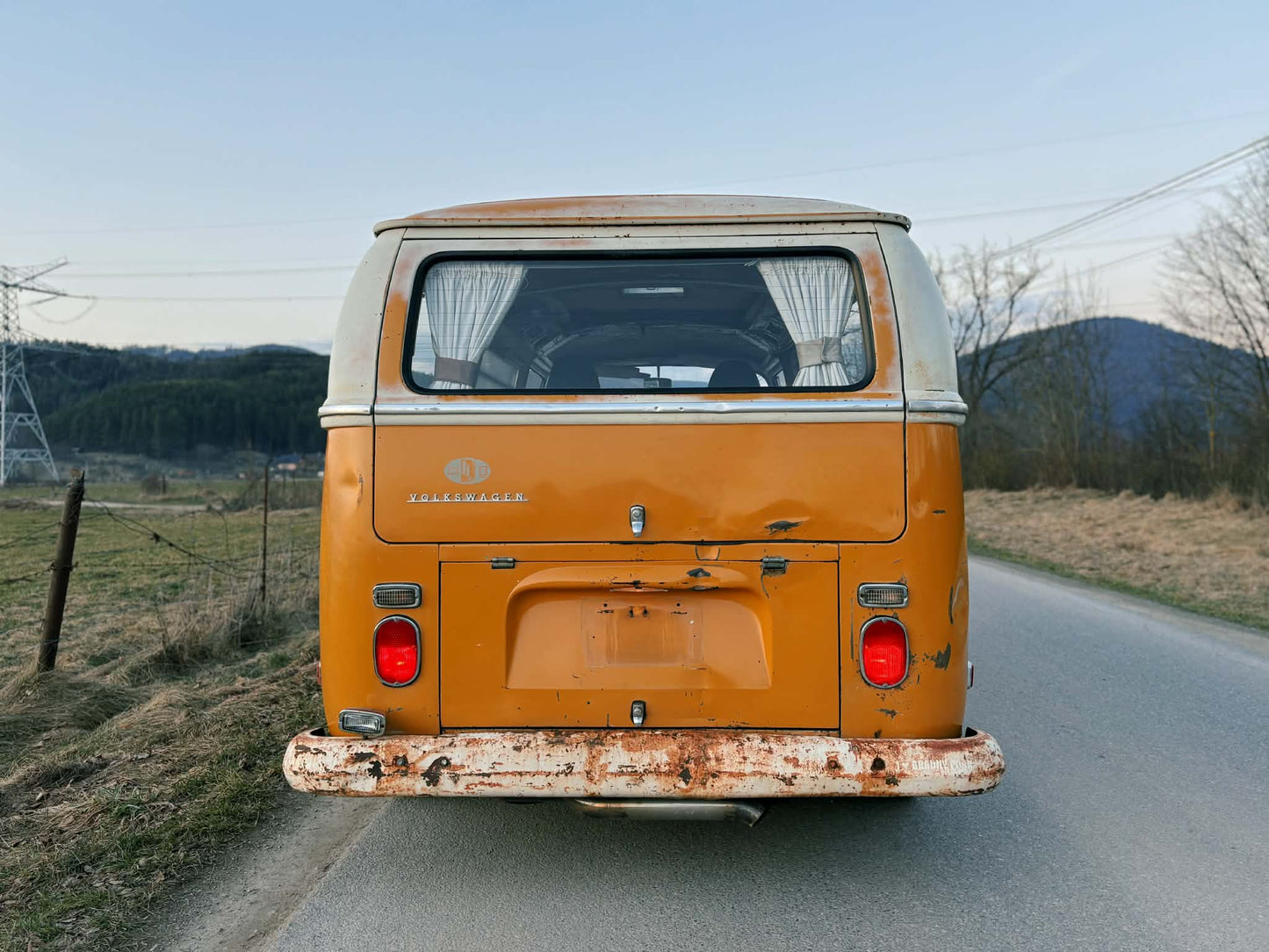 VW T2A Sierra Yellow Deluxe Sunroof 1971