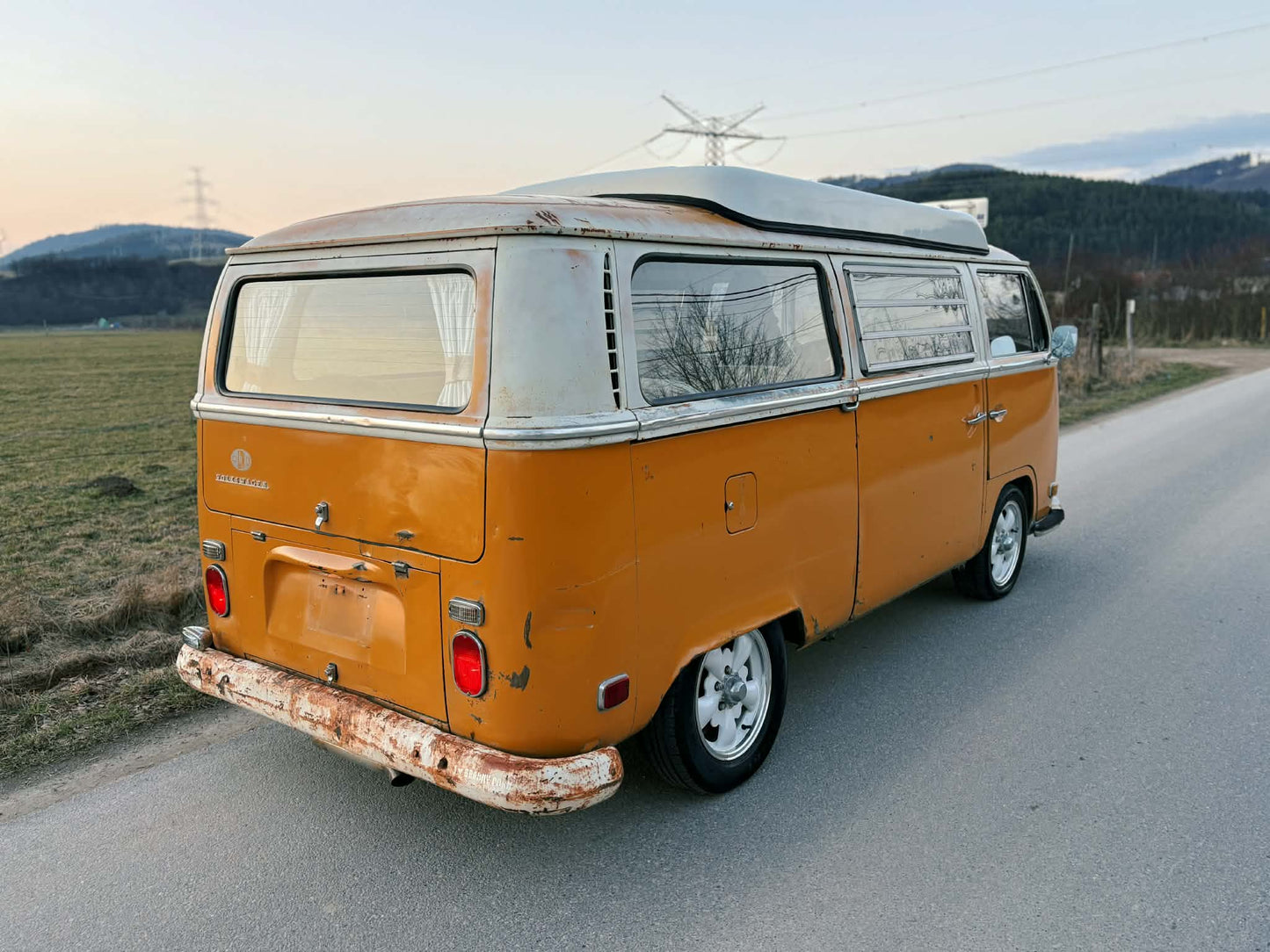 VW T2A Sierra Yellow Deluxe Sunroof 1971