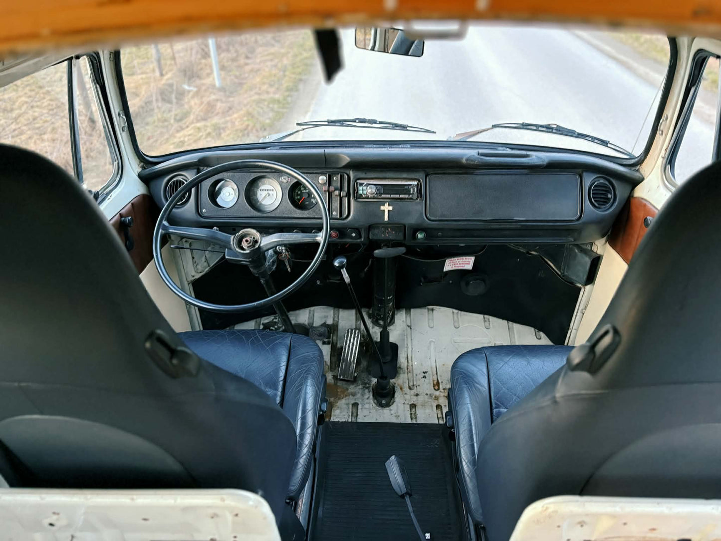 VW T2A Sierra Yellow Deluxe Sunroof 1971